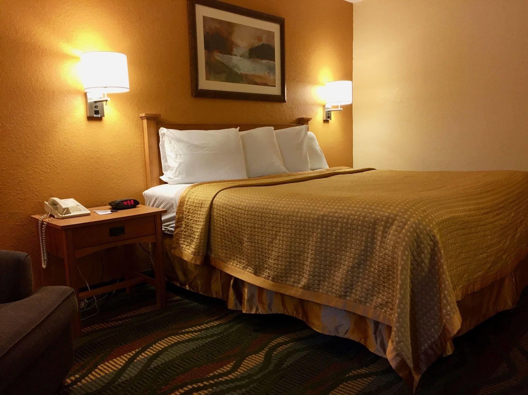 Travelodge By Wyndham Muskegon Exteriér fotografie