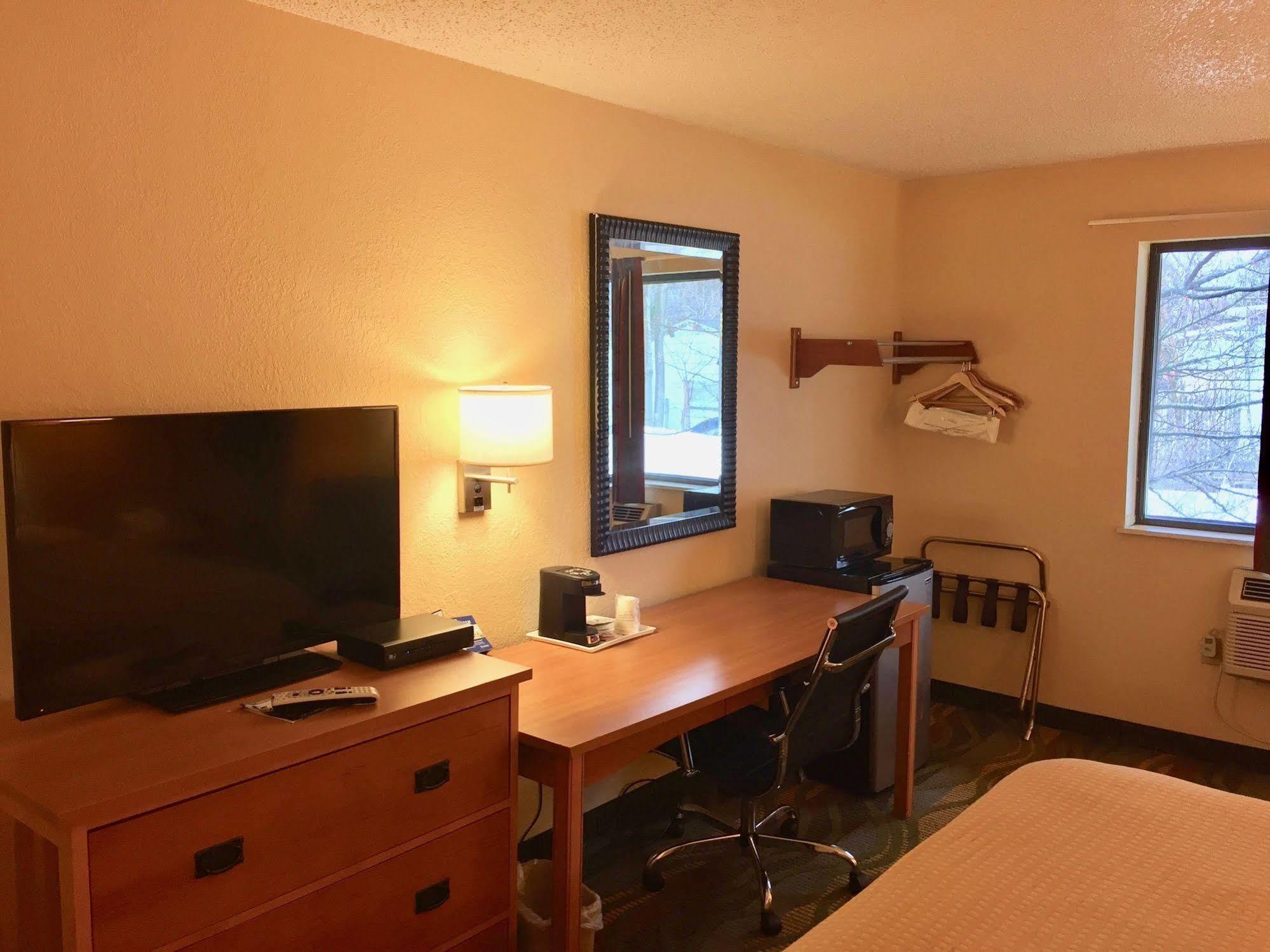 Travelodge By Wyndham Muskegon Exteriér fotografie